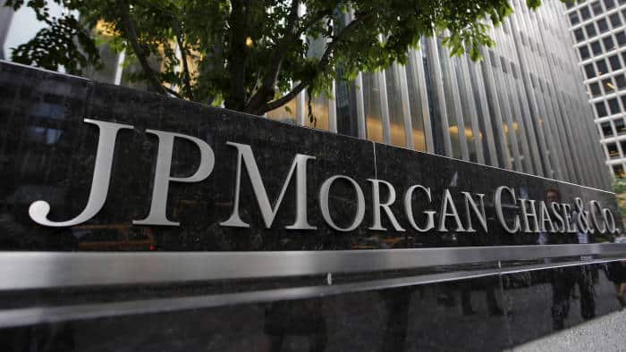 JPMorgan: Young People Buy Bitcoin, Elderly Invest in Gold