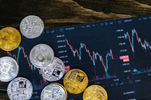 Market Turns Red as Cardano Volume Dips & Chainlink Price Challenges While BlockDAG Mobile Mining App Goes Viral in May