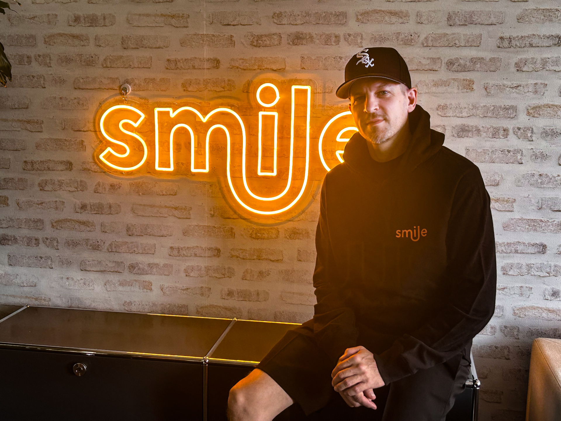 Stress wird Smile Influencer und tritt im neuen TV- Spot auf